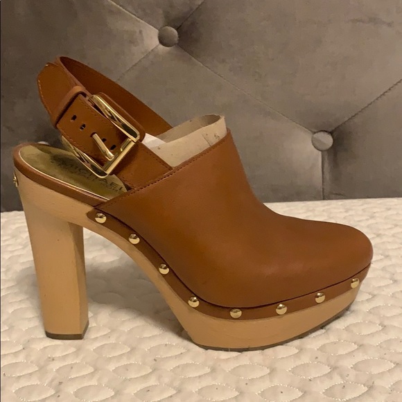 Shoes - Picture 3 of 5